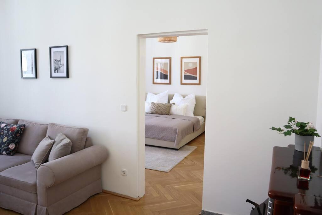 Apartamento Bloom - Cozy Apartment, 5 Stops To Center