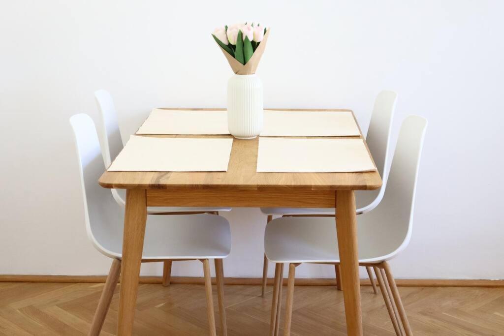 Bloom - Cozy Apartment, 5 Stops To Center Viena